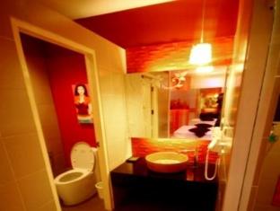 Pretty Resort Hotel and Spa Bangkok - Superior Bathroom