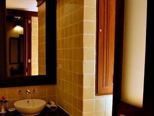 โรงแรมกัซซัน ขุนตาล กอล์ฟ แอนด์ รีสอร์ท ลำพูน - ห้องน้ำ